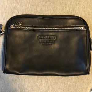 Men’s/Women’s Coach make up/travel bag.